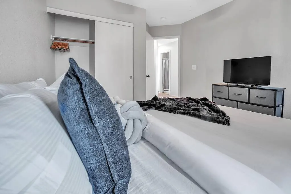 Spacious 4 Bedroom 3 Bath House Las Vegas
